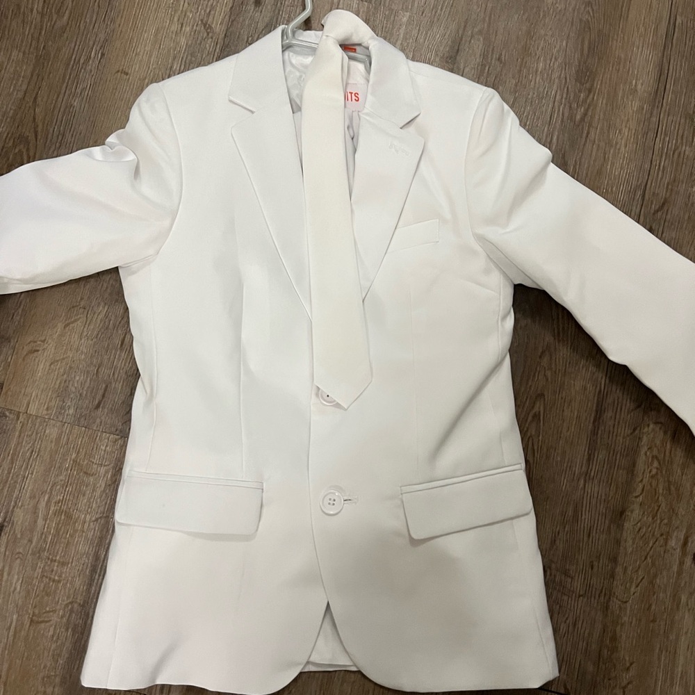 OppoSuit white jacket, tie and pants